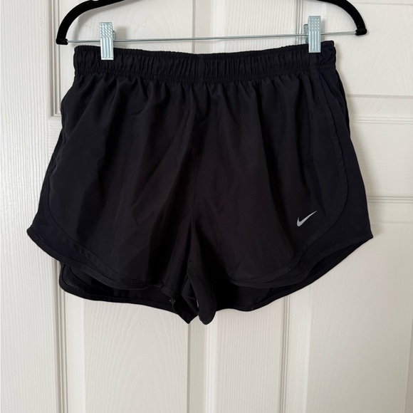 Nike Run Shorts - Size Large - Picture 1 of 2